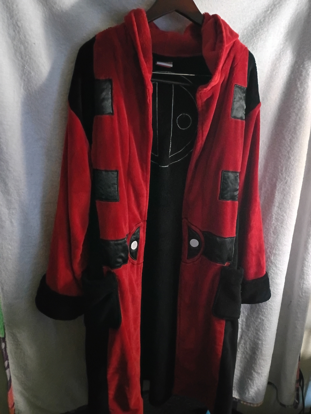 BMarvel Deadpool Robe